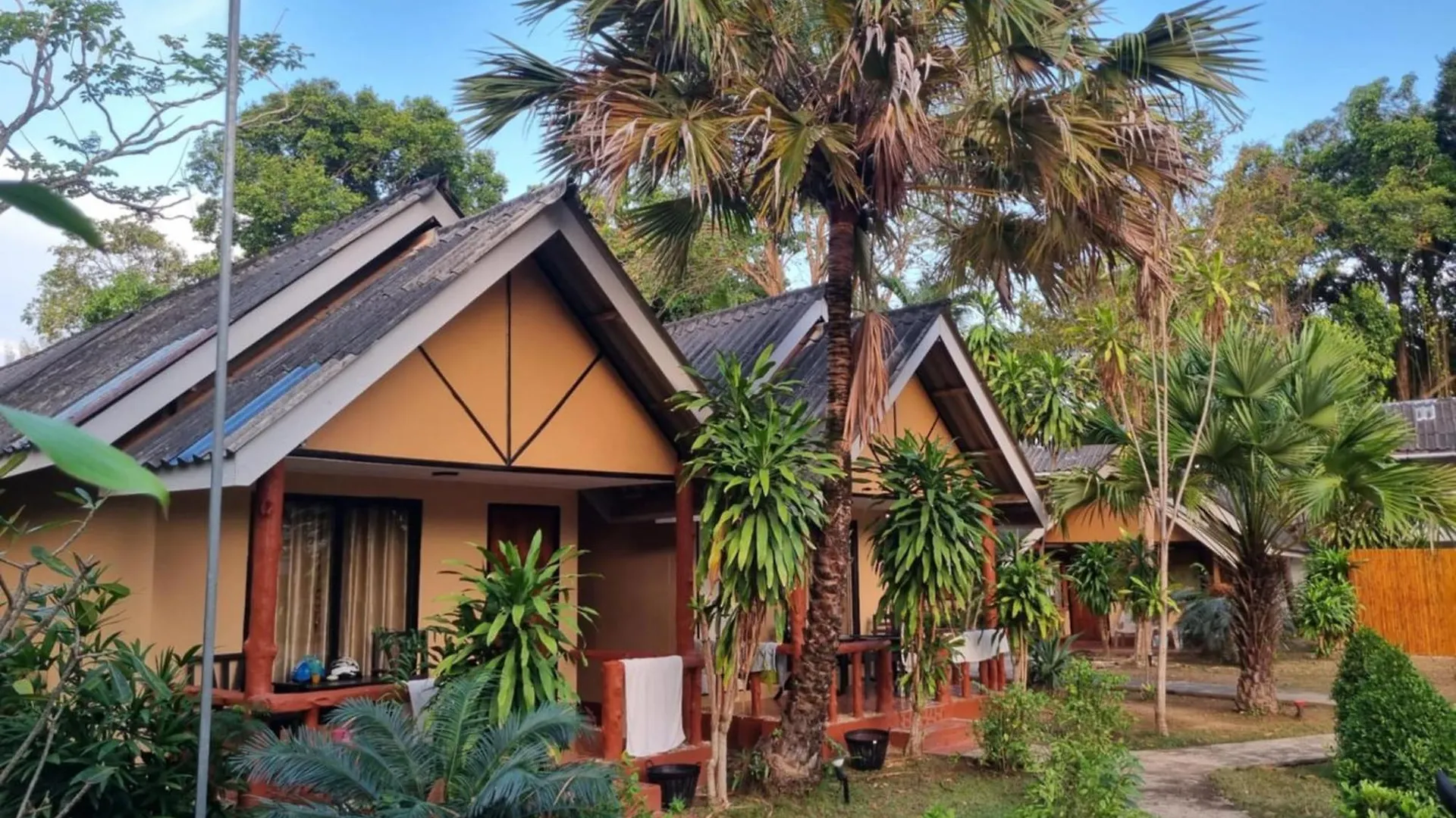 ホテル Sunny House Garden Ko Lanta